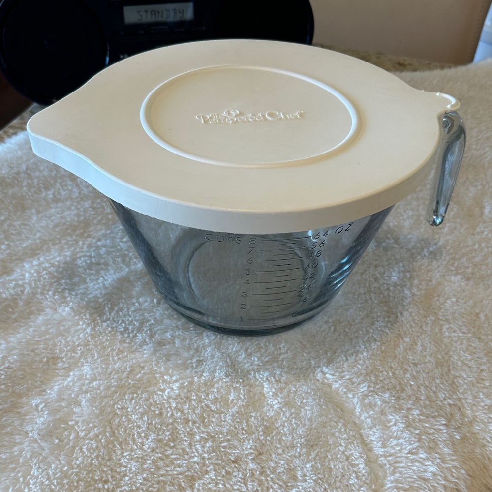 8 cup pampered chef measuring with lid